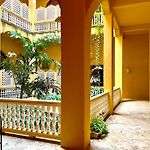 By Calamari Homes - El Porvenir 404 Walled City