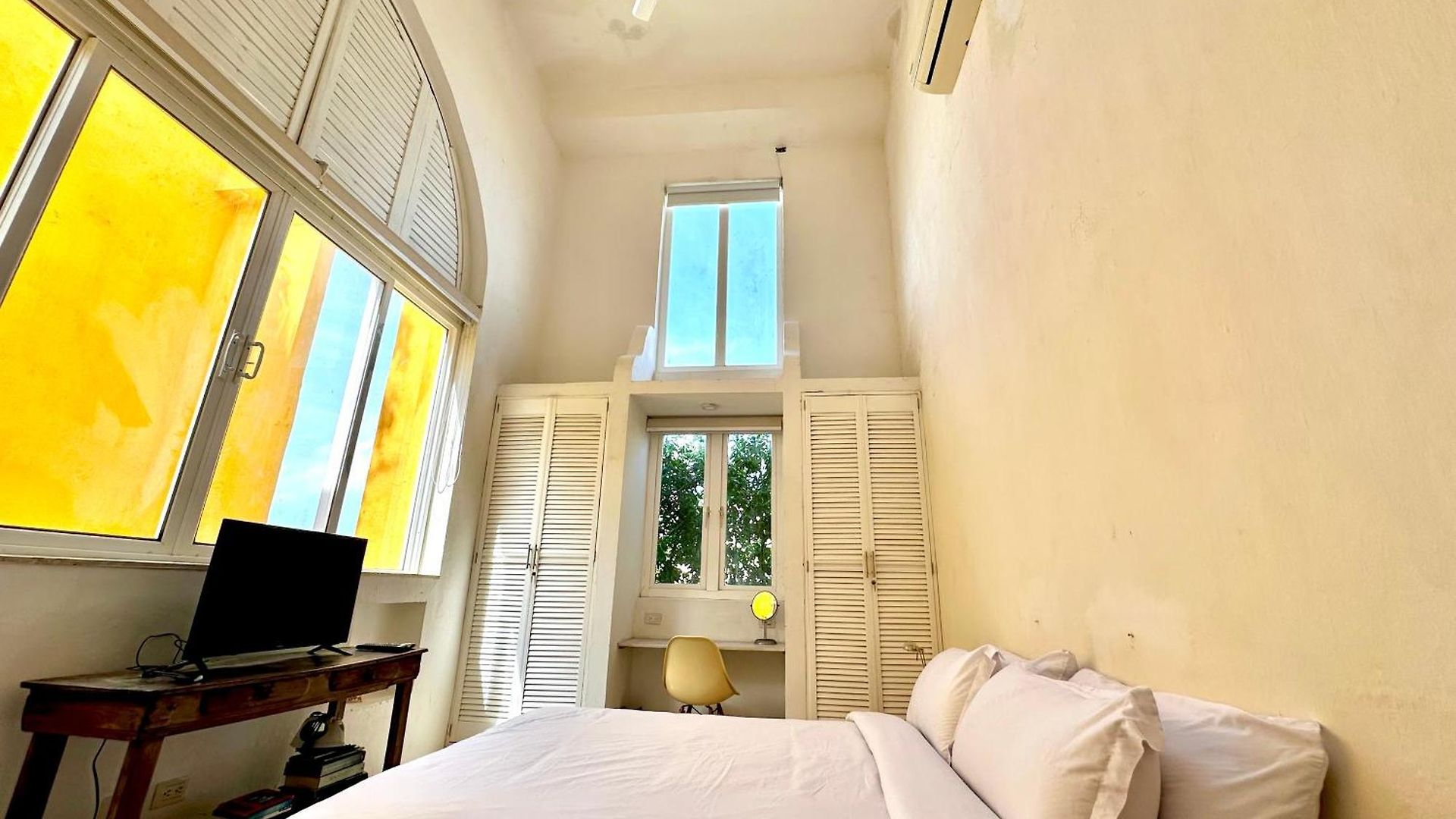 By Calamari Homes - El Porvenir 404 Walled Apartamento *