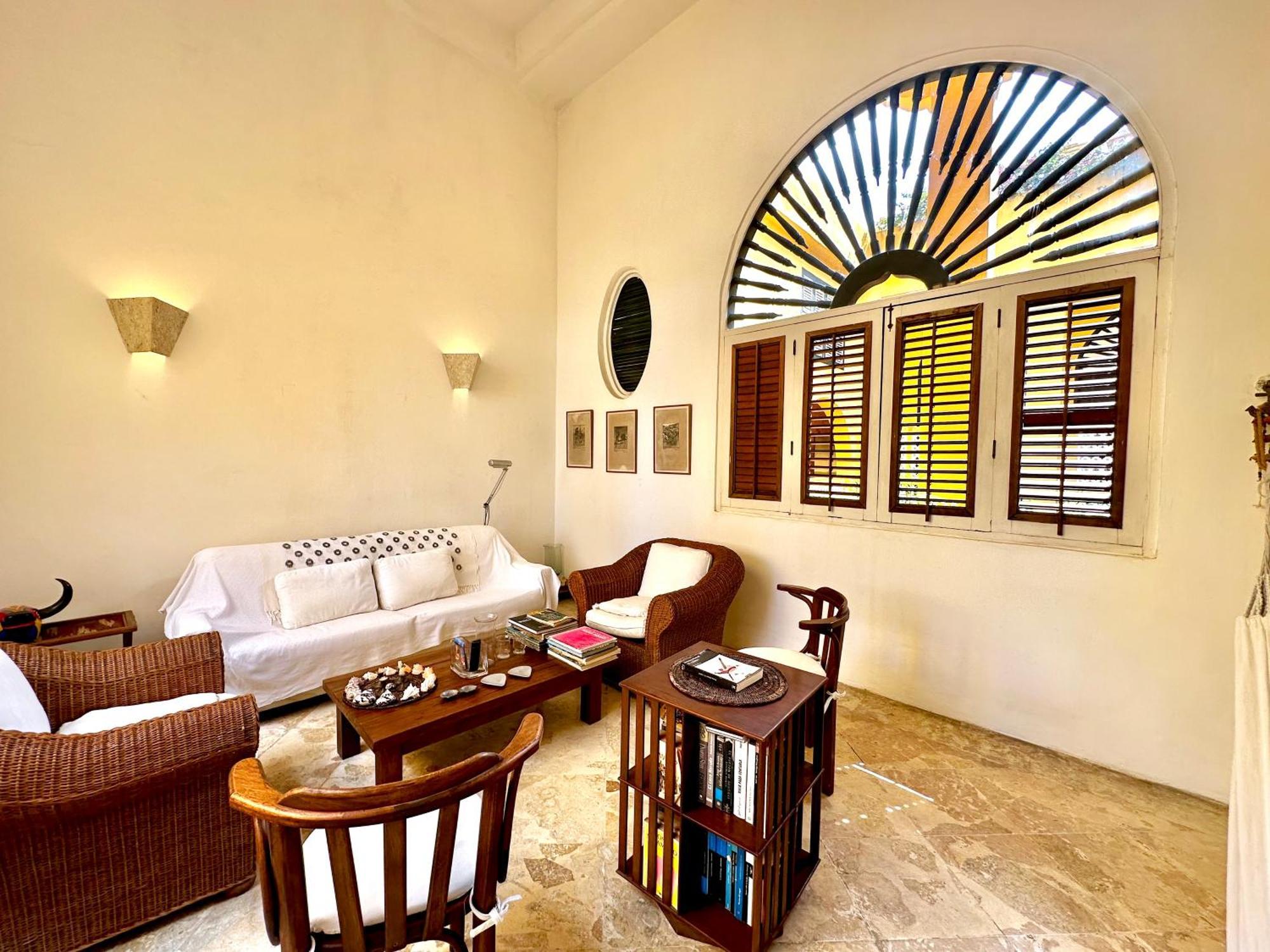 By Calamari Homes - El Porvenir 404 Walled Apartment
